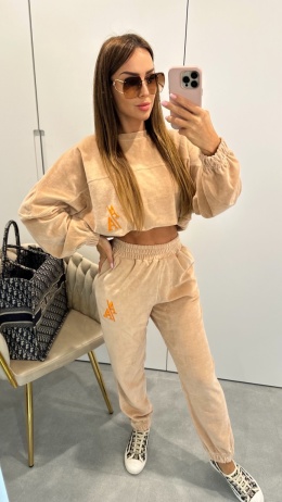 Welurowy dres AA